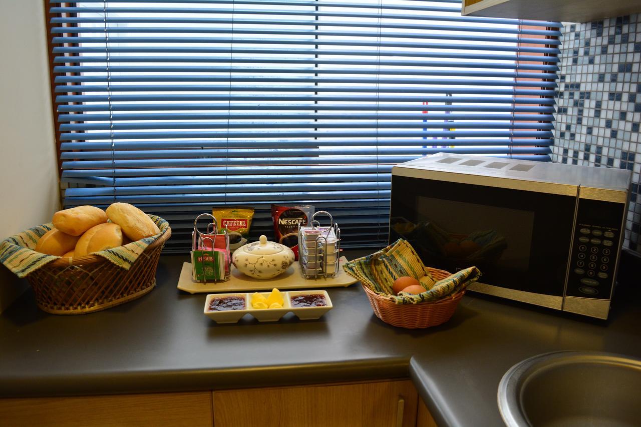Kangaroo Wasi Airport Bed & Breakfast リマ エクステリア 写真